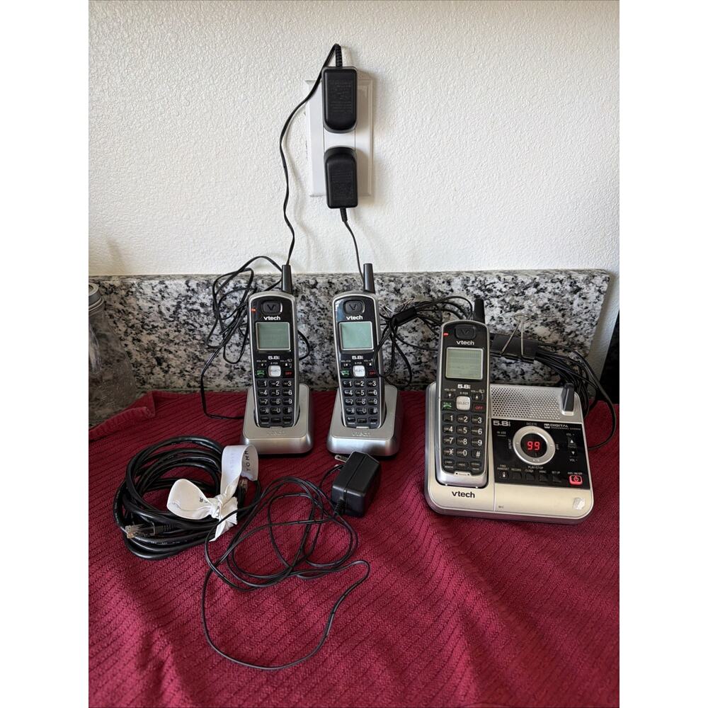VTECH DIGITAL ANSWERING PHONE SYSTEM WITH 2 ADDITIONAL PHONES AND CHARGING Works